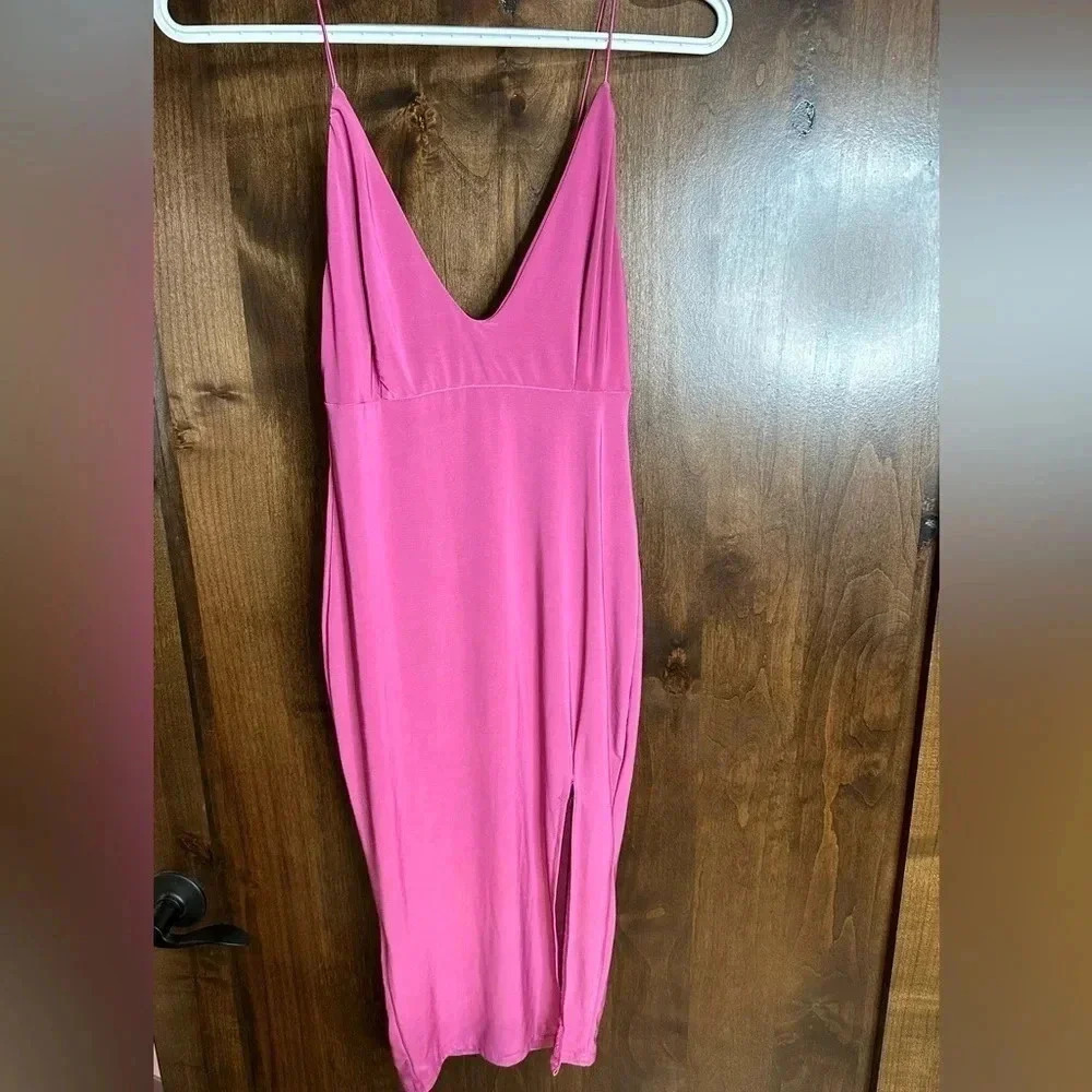 NWT Club L Pink bodycon dress Size 6 US Size 10 UK spaghetti strap
- fuschia